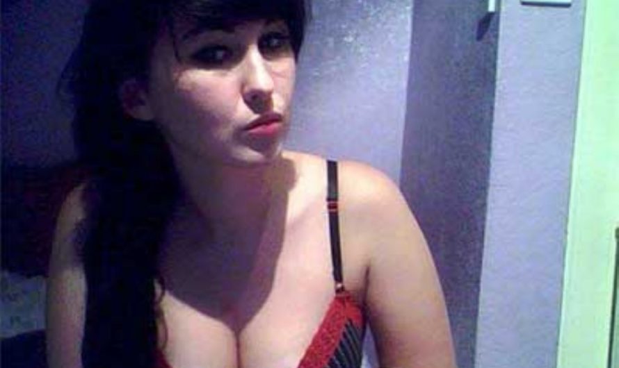 Brunette pinup ch plan cul avec un pur amant pas cassos sur Wattrelos